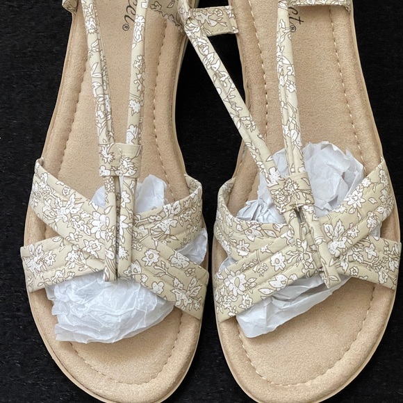 NEW Easy Street Slingback Wedge Sandals Size 10M - Picture 7 of 7